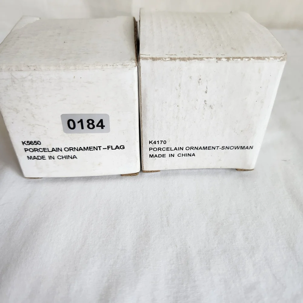 Vintage Ornament Duo Hinged Porcelin Boxes - Blue and Yellow. Flag/Snowman - Picture 6 of 6